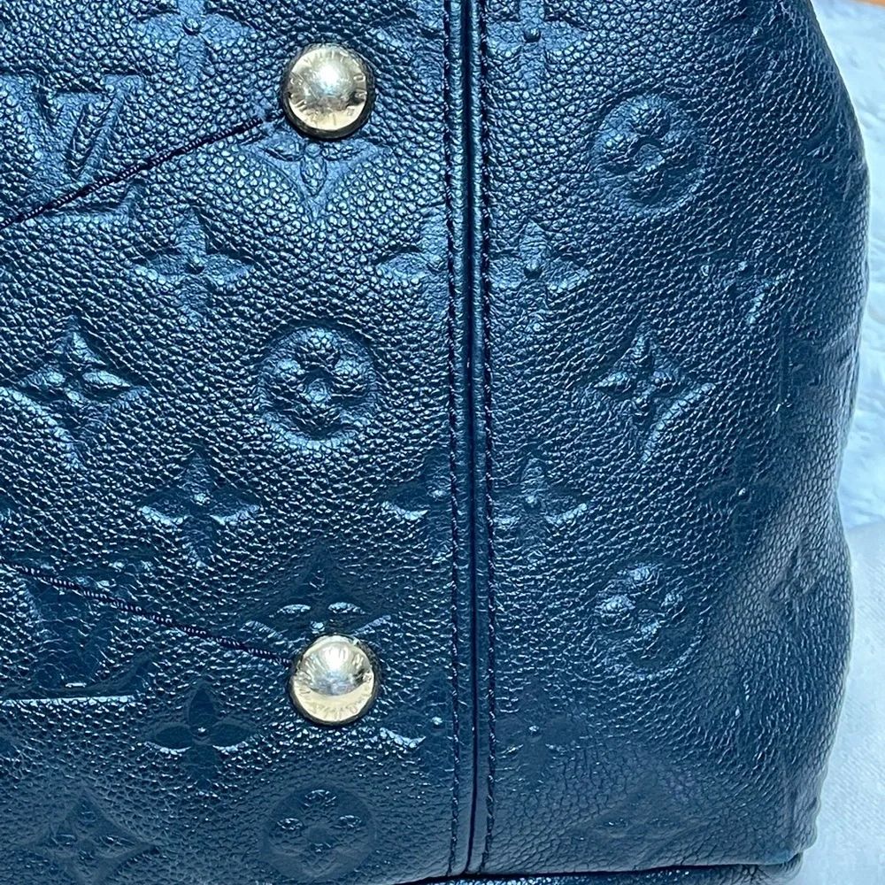LV Empreinte artsy bag hobo monogram black noir braided handle Louis Vuitton